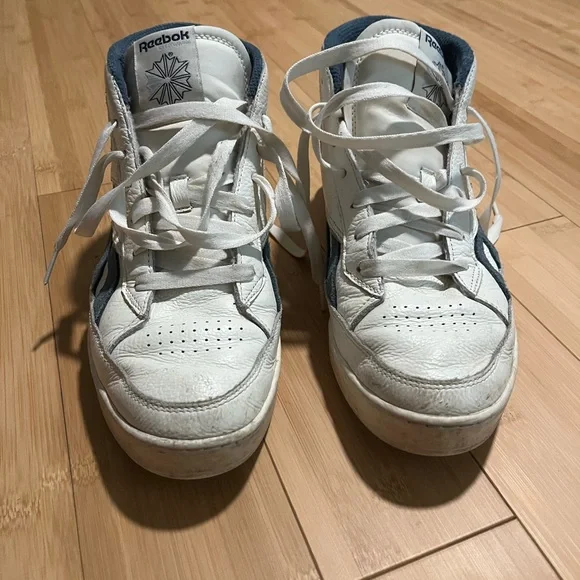 Reebok White and Navy High-Top Shoes Men’s - Picture 2 of 4